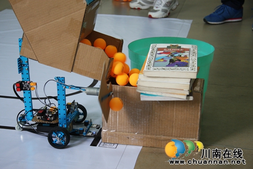 全省最大规模中小学生机器人大赛在泸州举行(图15) 全省最大规模中小学生机器人大赛在泸州举行(图15)