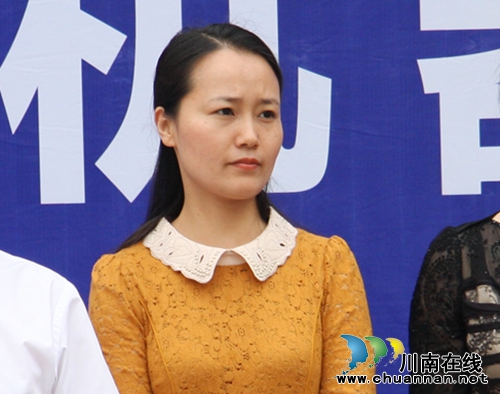 全省最大规模中小学生机器人大赛在泸州举行(图8) 全省最大规模中小学生机器人大赛在泸州举行(图8)