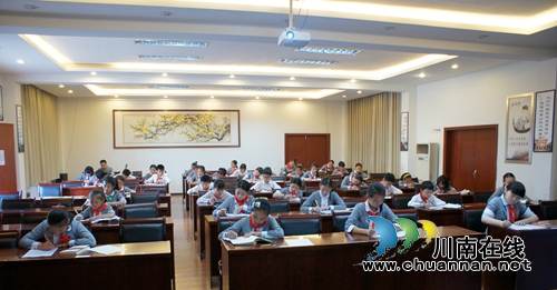 合江县举行经典阅读现场征文比赛(图5) 合江县举行经典阅读现场征文比赛(图5)