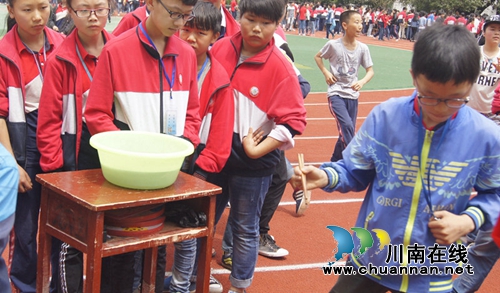 合江九支中学举办“十佳歌手赛”(图11) 合江九支中学举办“十佳歌手赛”(图11)