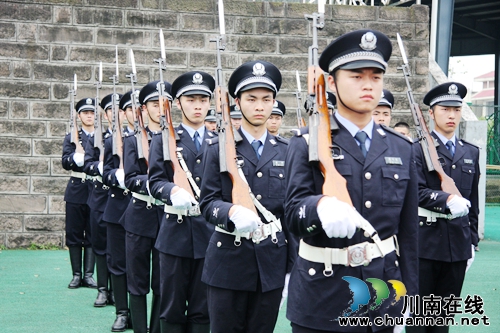 四川警察学院第九届警察体育运动会开幕(图24) 四川警察学院第九届警察体育运动会开幕(图24)