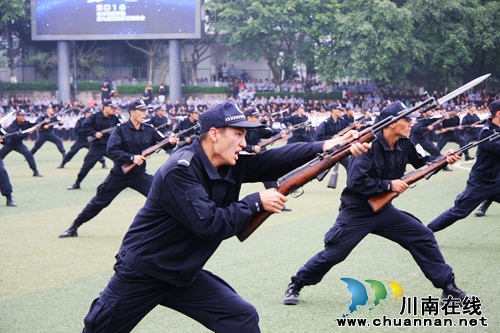 四川警察学院第九届警察体育运动会开幕(图27) 四川警察学院第九届警察体育运动会开幕(图27)