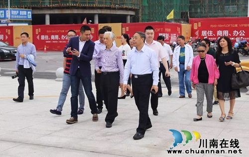 原四川省委书记谢世杰点赞佳乐世纪城“品位高”(图1) 原四川省委书记谢世杰点赞佳乐世纪城“品位高”(图1)