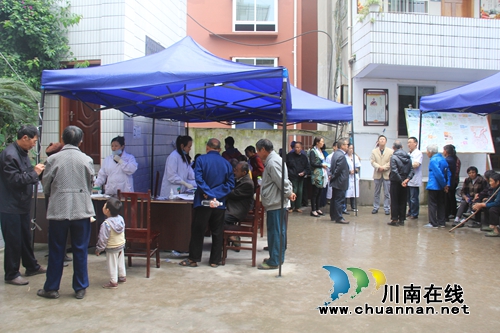 泸县毗卢镇督导开展全民预防健康检查工作(图2) 泸县毗卢镇督导开展全民预防健康检查工作(图2)