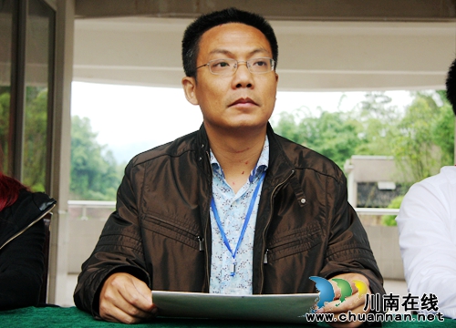 纳溪合面小学百名留守儿童获赠“爱心书包”(图5)