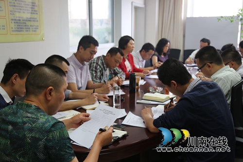 江阳区交通运输局开展承诺活动发挥示范带动作用(图1) 江阳区交通运输局开展承诺活动发挥示范带动作用(图1)