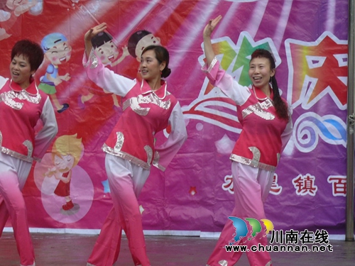 叙永水尾百花小学举行关爱留守儿童汇报演出(图3)