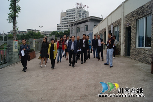 泸县教育观摩团参观考察泸州十八中党建工作(图1) 泸县教育观摩团参观考察泸州十八中党建工作(图1)
