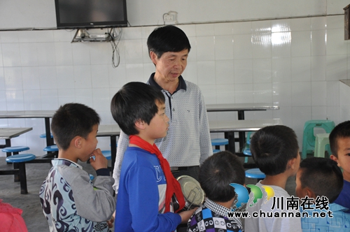 古蔺教师朱洪远:大山深处校园“守护神”(图5) 古蔺教师朱洪远:大山深处校园“守护神”(图5)
