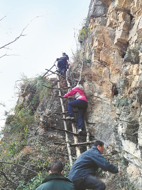 大凉山“悬崖村”折射扶贫路上的急和难(图2)