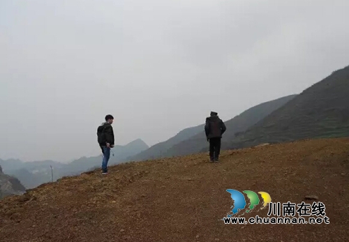 泸州古蔺山村卖鱼娃 追梦中国好声音(图3) 泸州古蔺山村卖鱼娃 追梦中国好声音(图3)