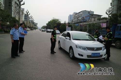 泸县警方督察泸县“曲艺之乡”活动安保工作(图2) 泸县警方督察泸县“曲艺之乡”活动安保工作(图2)
