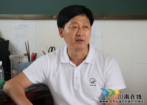 “六一”来了,朱坝村小的孩子们终于有电脑啦!(图2) “六一”来了,朱坝村小的孩子们终于有电脑啦!(图2)