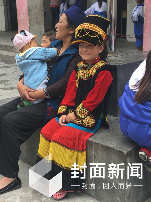 凉山“悬崖村”的儿童节充满欢声笑语(图8) 凉山“悬崖村”的儿童节充满欢声笑语(图8)