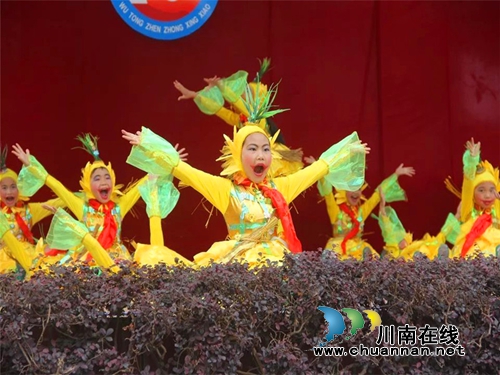 合江五通中心校举办第七届“童心飞扬”艺术节(图1) 合江五通中心校举办第七届“童心飞扬”艺术节(图1)