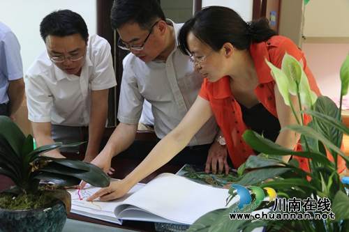 泸州市发改委调研泸县潮河镇新型城镇化建设(图1) 泸州市发改委调研泸县潮河镇新型城镇化建设(图1)