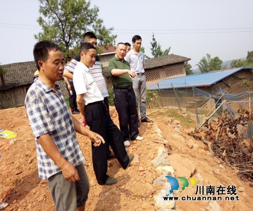 宜宾南溪区人大调研指导林丰乡产业扶贫工作(图1) 宜宾南溪区人大调研指导林丰乡产业扶贫工作(图1)