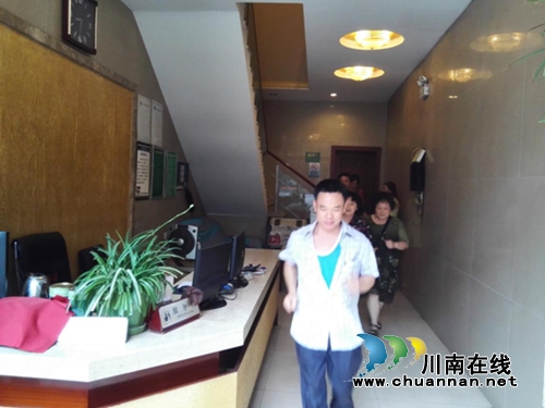 大山坪街道麻柳湾社区开展消防安全应急演练(图1)