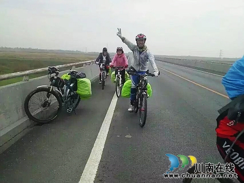 泸州14自行车运动勇士&nbsp;骑行3200公里圆梦漠河(图2)