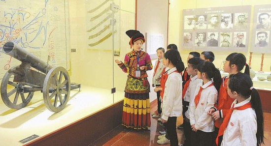 政府扶持自身努力 四川小山村走上旅游脱贫路(图2) 政府扶持自身努力 四川小山村走上旅游脱贫路(图2)