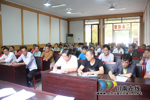 宜宾交管大队召开三轮车车主、驾车人安全培训会(图2)