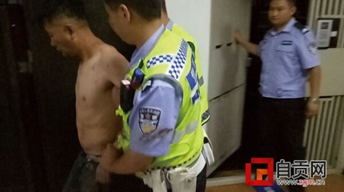 自贡男冲关&nbsp;躲进玉米地与交警玩“猫捉老鼠”(图1)