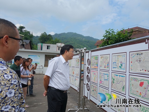 叙永县委书记督导向林中心校“移风易俗”教育活动(图2)