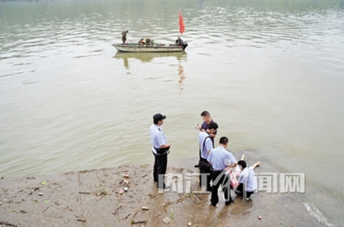 内江:妇女身穿红色睡衣甜城湖中身亡(图1) 内江:妇女身穿红色睡衣甜城湖中身亡(图1)