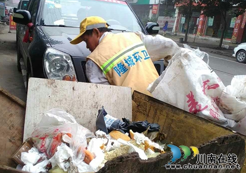 把辛苦留给自己&nbsp;把整洁献给泸县(图1)