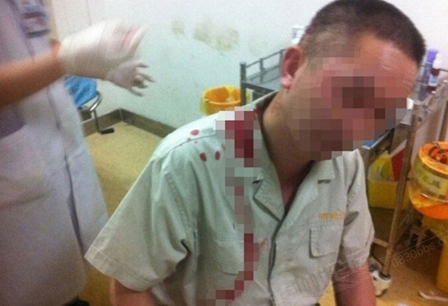 泸州的哥被乘客殴打续：&nbsp;警方正全力抓捕嫌疑人(图3)