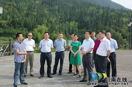 四川省国土厅党委书记、厅长杨冬生到泸州调研(图3) 四川省国土厅党委书记、厅长杨冬生到泸州调研(图3)
