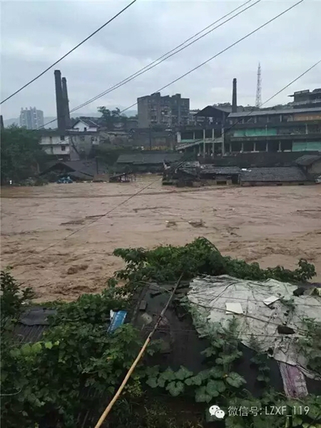 泸州市境内普降暴雨&nbsp;消防全力营救(图8)