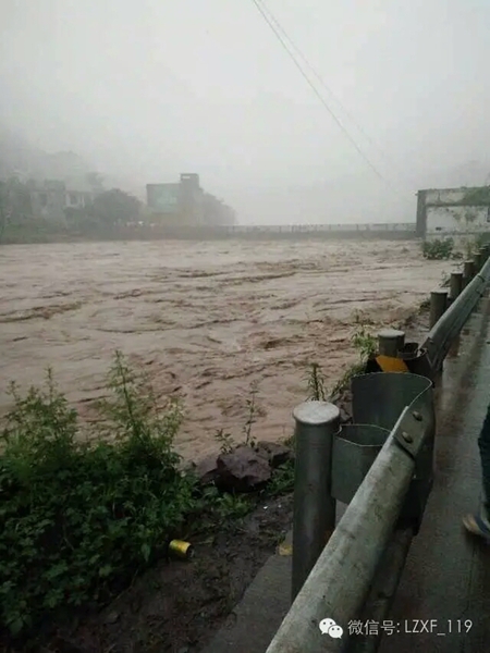 泸州市境内普降暴雨&nbsp;消防全力营救(图6)