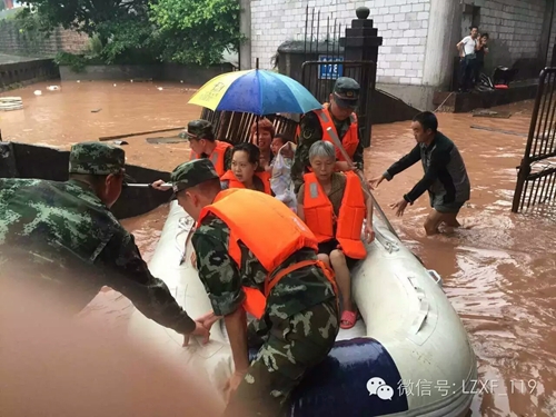 泸州市境内普降暴雨&nbsp;消防全力营救(图12)