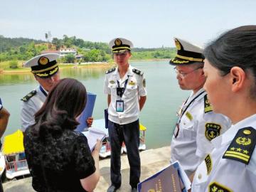 泸州游船“大体检”：玉龙湖景区游船暂停经营(图2)