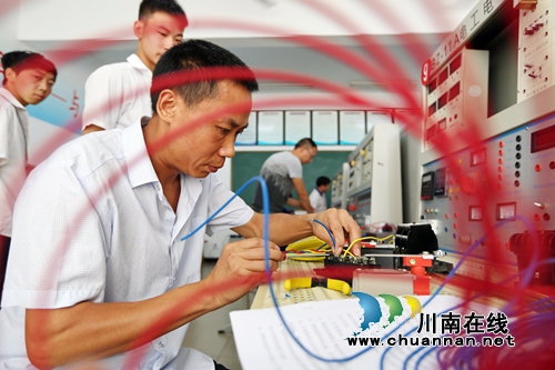 泸州纳溪：训赛结合进校园提升技能(图1)