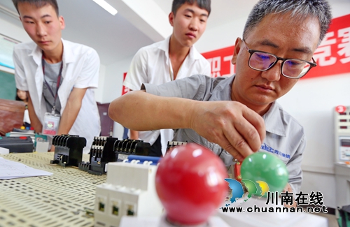 泸州纳溪：训赛结合进校园提升技能(图2)