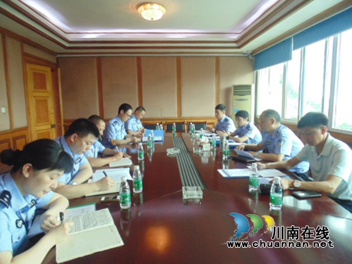 市公安局督导泸县公共场所无线上网管控工作(图1)