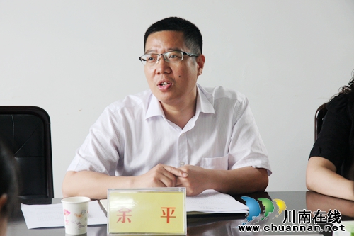 泸州龙马潭:居家小工艺织就致富梦想(图1) 泸州龙马潭:居家小工艺织就致富梦想(图1)