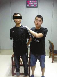 泸州:蒙面人凌晨抢网吧 10小时后被逮住(图1) 泸州:蒙面人凌晨抢网吧 10小时后被逮住(图1)