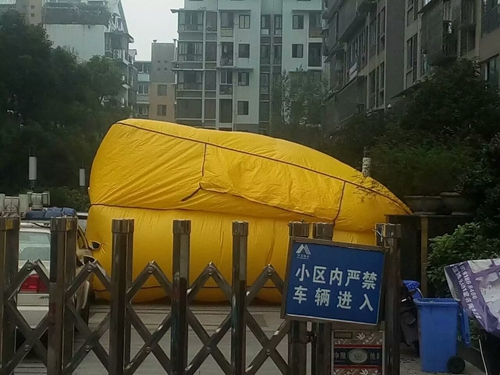 直击：今午一跳楼小伙被泸州龙马警方解救过程(图6)