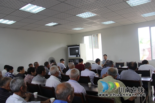 泸县云龙镇组织开展“党委书记讲党课”活动(图1)