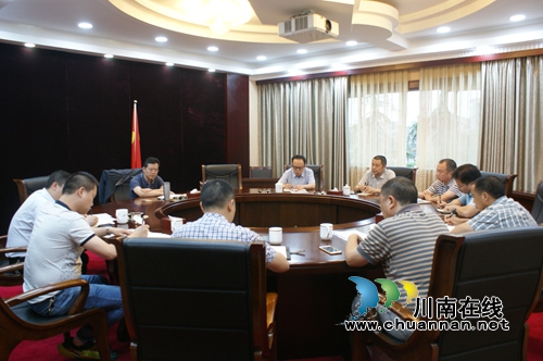 泸县县委书记郭庆专题调研泸县信访维稳工作(图1) 泸县县委书记郭庆专题调研泸县信访维稳工作(图1)