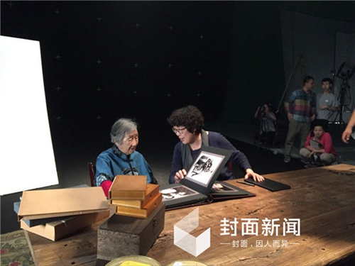 这部影片火了！解说者陈小波用情讲述红色气质(图1)