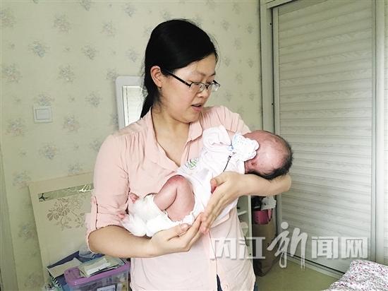 内江女喜得爱女却患怪病&nbsp;轻微摩擦就起水泡(图3)