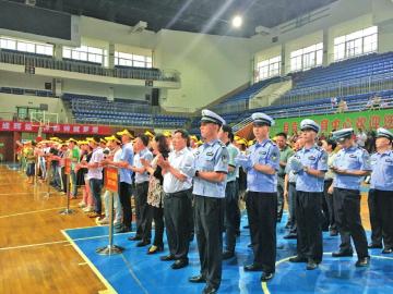 自贡:申领驾照前需进行不低于4小时文明劝导(图1) 自贡:申领驾照前需进行不低于4小时文明劝导(图1)