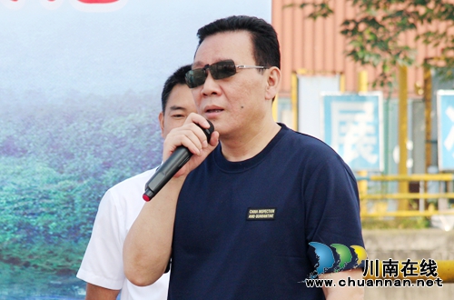 泸州港首批进口美国木材今日顺利抵港(图3) 泸州港首批进口美国木材今日顺利抵港(图3)