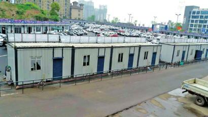 泸州：80间集装箱房当门市&nbsp;居民担心市场“火”(图1)