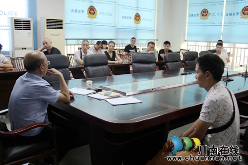 古蔺县交警大队三轮车驾驶人开展交通安全教育培训(图2)