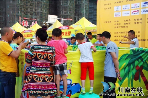 龙虾与靓车齐舞 虾“搞”酒城惊喜无穷(图12) 龙虾与靓车齐舞 虾“搞”酒城惊喜无穷(图12)